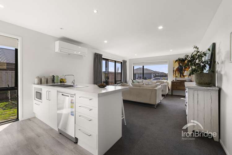 15 Woodford Avenue_5