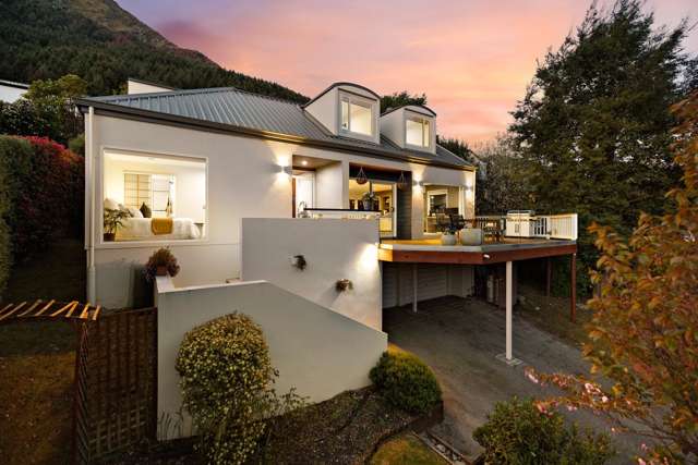 1 Arawata Terrace Fernhill/Sunshine Bay_1