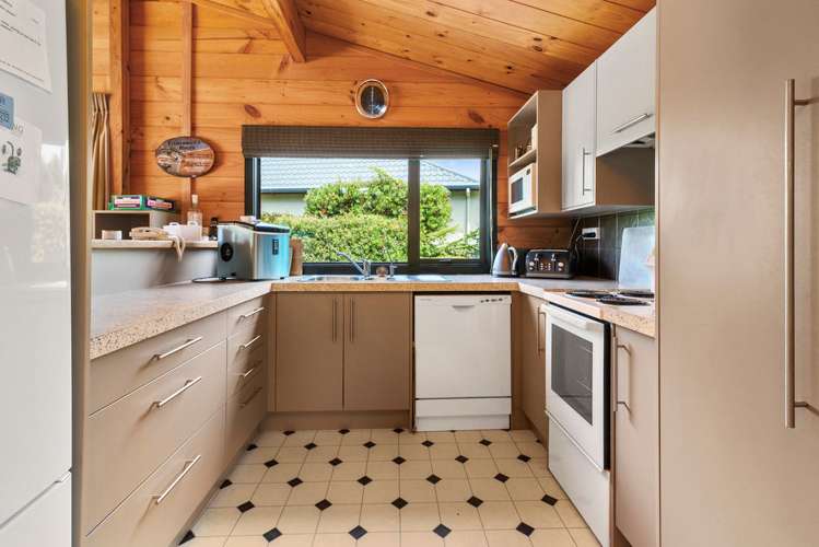 194 Spencer Road Lake Tarawera_10