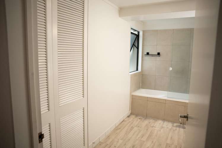 9D/6 Whitaker Place Auckland Central_12