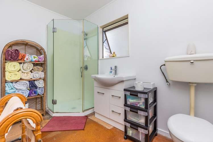 2/25 Kennington Drive Clendon Park_6