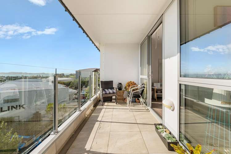 323/17 Link Crescent Stanmore Bay_11