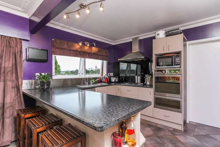 32 Taitua Drive Te Atatu South_10