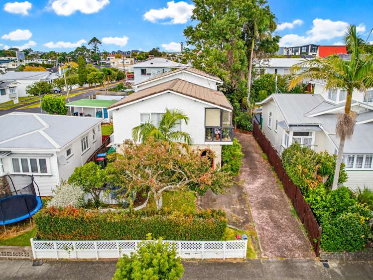 11B Lloyd Avenue Mount Albert_20