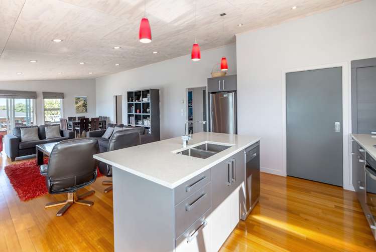 51 Balfour Crescent Castlepoint_13