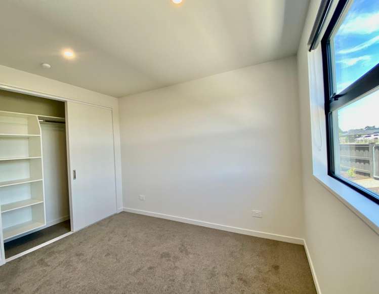 64 Southfield Drive Lincoln_14