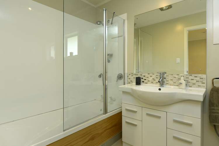 30 The Ridgeway Enner Glynn_11