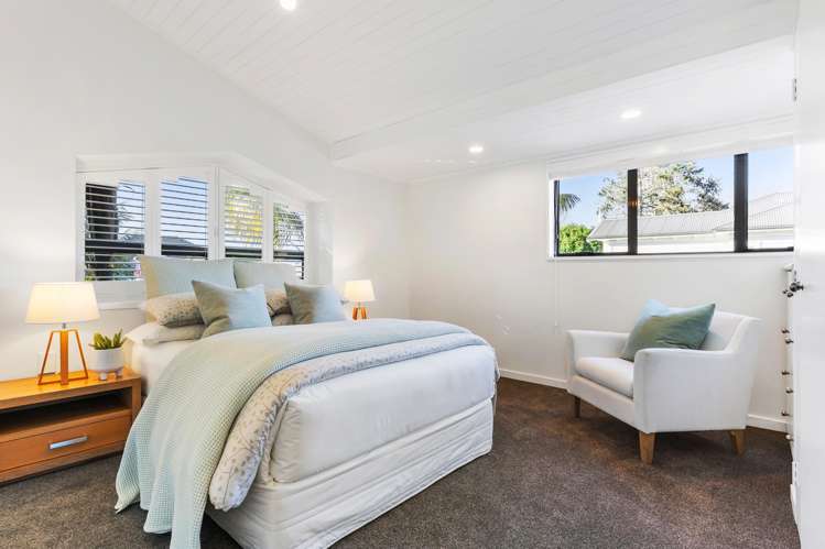 6 Birchwood Grove Greenhithe_17