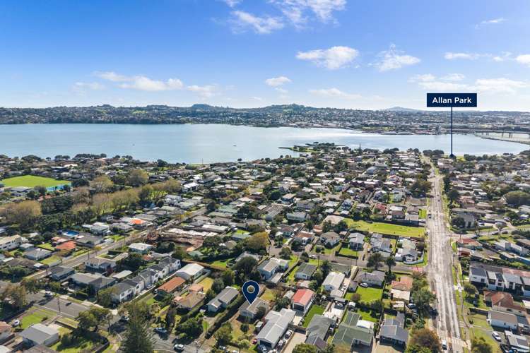 9 Muir Avenue Mangere Bridge_11