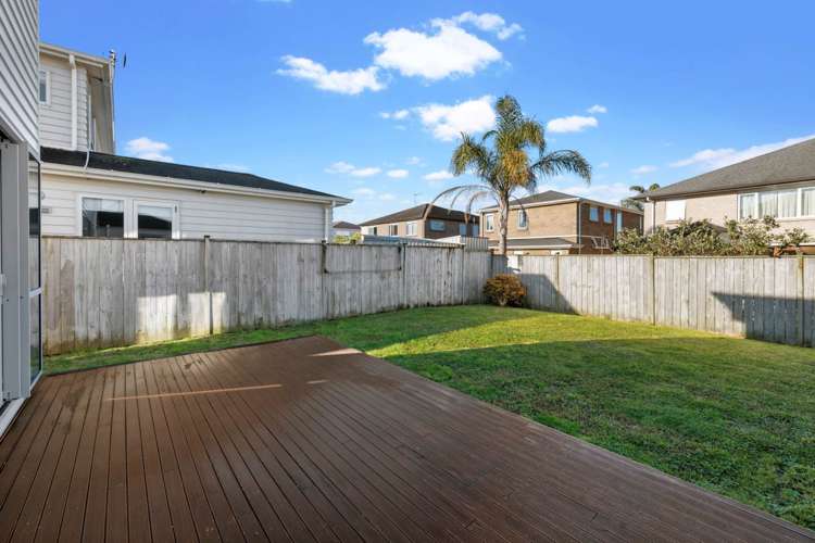 8 Castlederg Drive Flat Bush_14