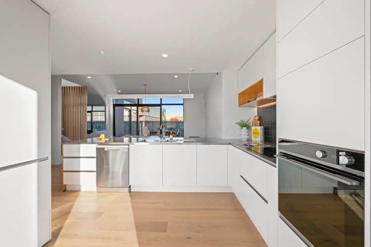 27 Blackmore Place Springlands_10