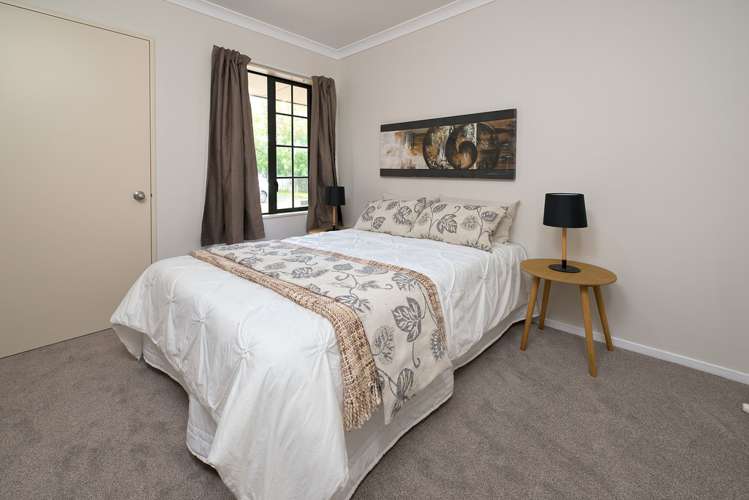 4 Old Park Place Takanini_9