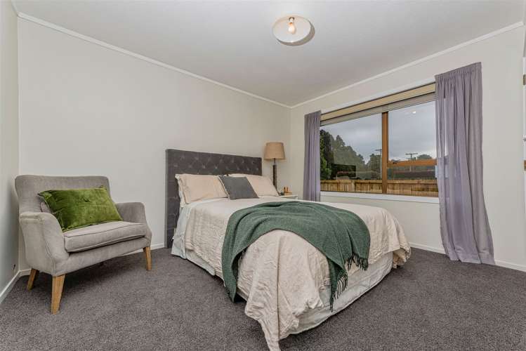 53 Cambridge Road Riverhead_15