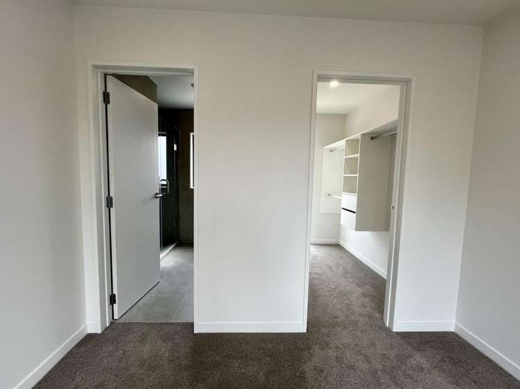 98D Royal Road 11410_12