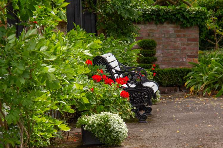 15 and 17B Keir Crescent Lansdowne_17