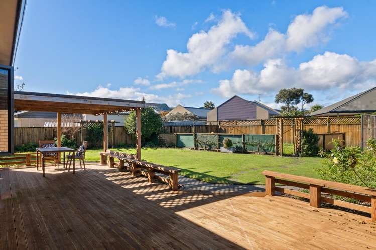 5 Margaret Place Lytton West_10