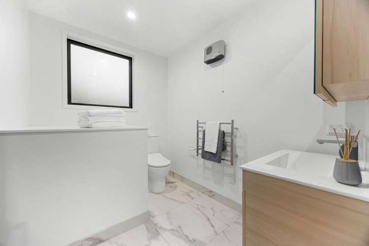 4/14 Wilsher Crescent Henderson_15