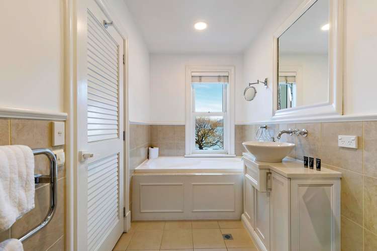 8/70 Lake Esplanade Queenstown_10