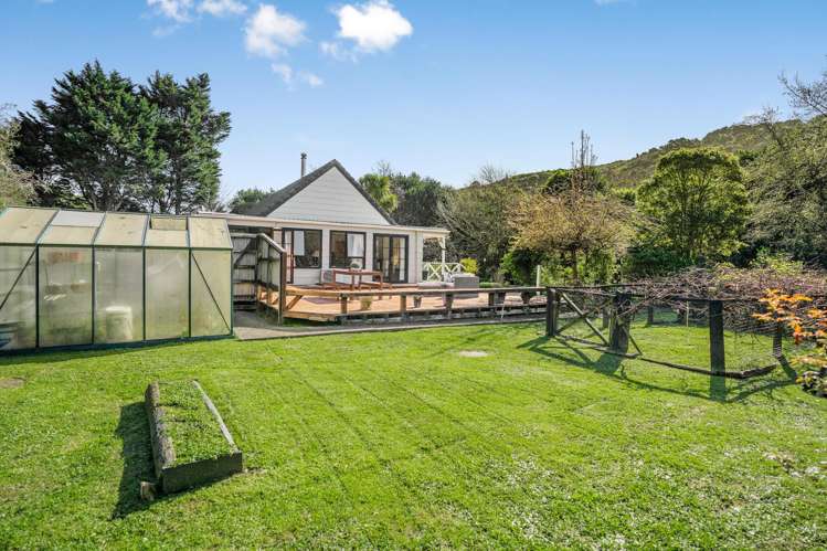 158 Moores Valley Road Wainuiomata_18