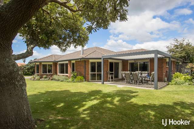 RELAXED LIVING IN PRIVATE CUL-de- SAC