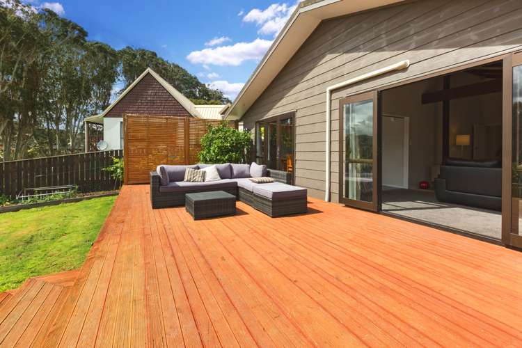 19 Longitude Place Whitby_15