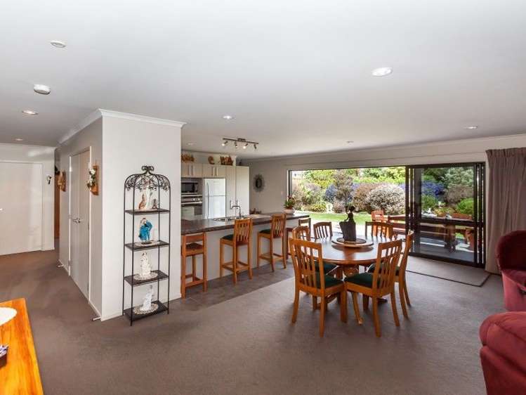 17 Cemetery Road Sanson_9