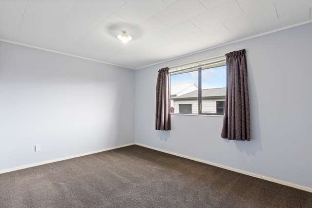 2/27 Vickerys Road Wigram_4