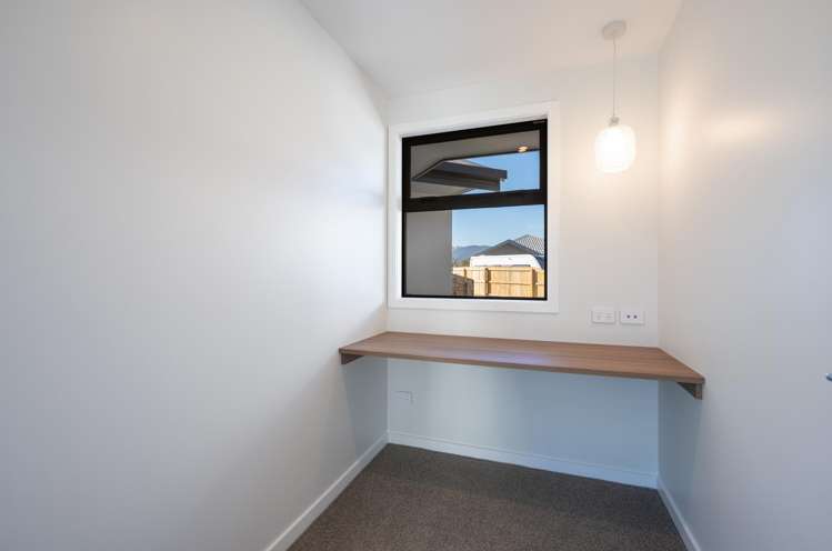 38 Hallmark Drive Richmond_13
