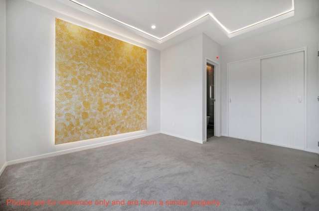 Stylish Brick & Weatherboard Home Opposite Pap...