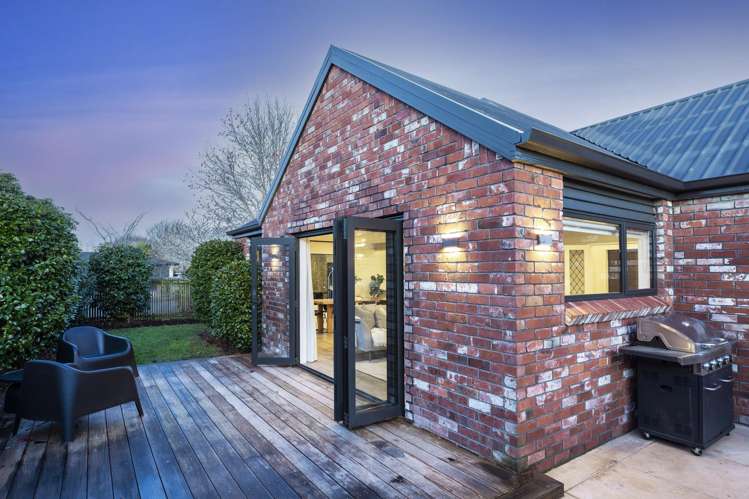 54 Regency Crescent Redwood_30