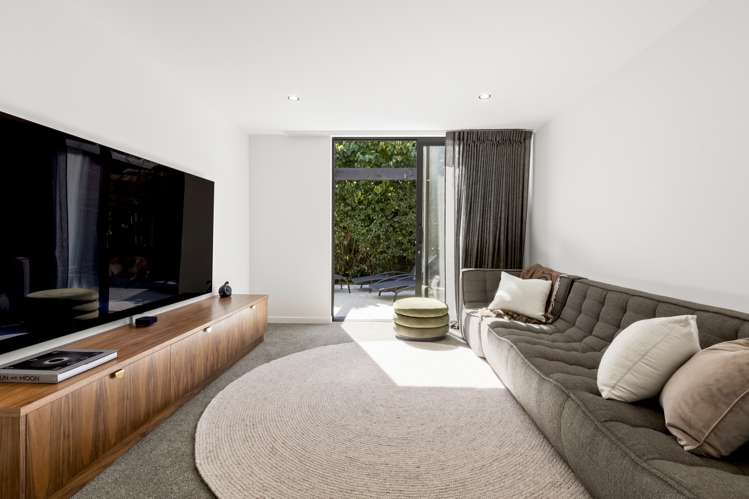 513 Peninsula Road Kelvin Heights_16