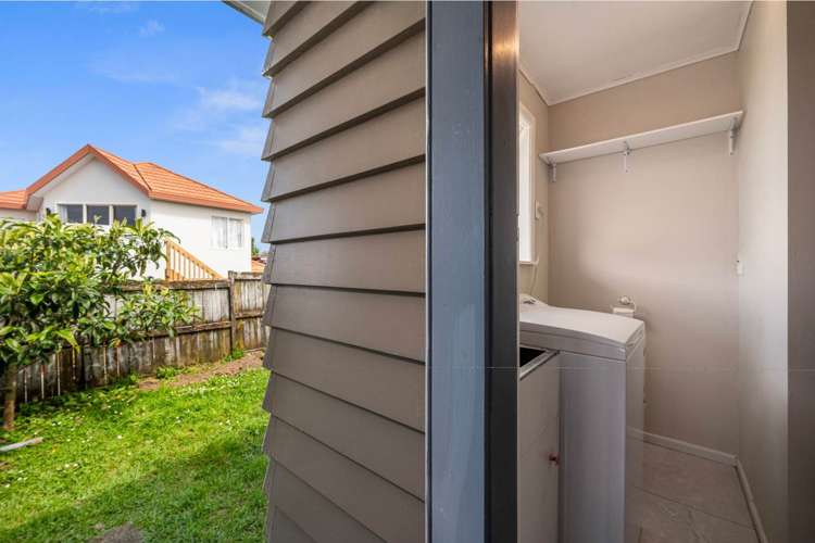 27 Kokiri Street Te Atatu South_13