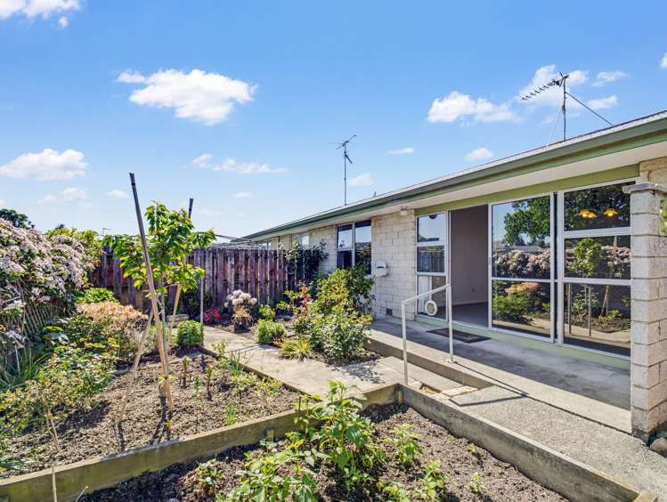 2/260 Cameron Street Ashburton_1