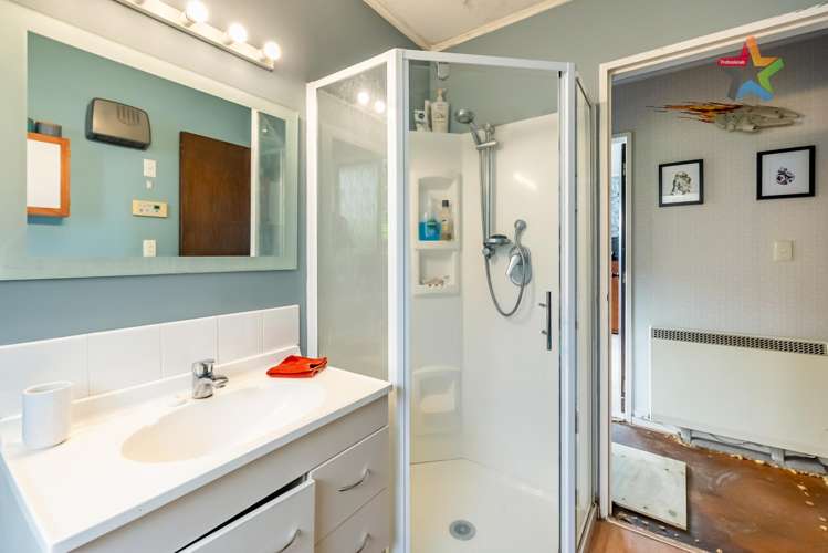 14 Matuhi Street Tirohanga_18