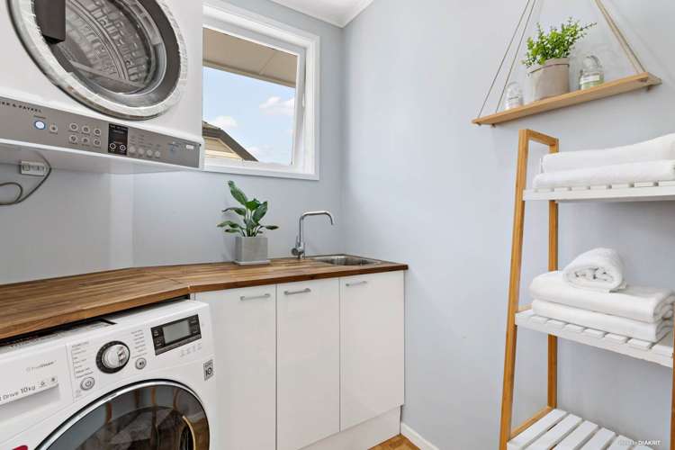 1/20 Gossamer Drive Pakuranga Heights_11