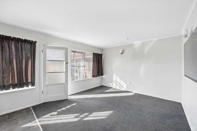 8/3 Rocklands Avenue Mt Eden_2