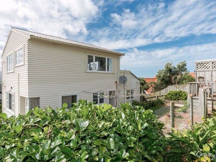 8 Bowes Crescent Strathmore Park_6