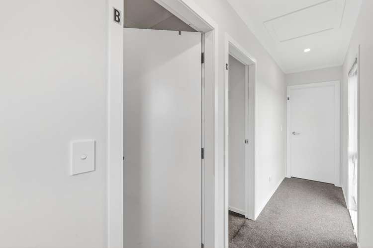 2/7 Greta Street Glenview_7