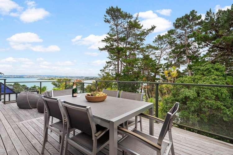 2/41 Jacaranda Avenue Beach Haven_3