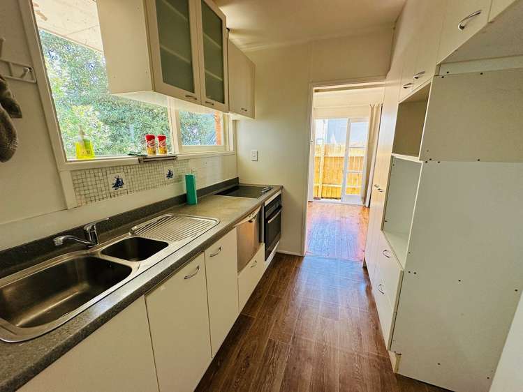 156 Sunset Road Totara Vale_12