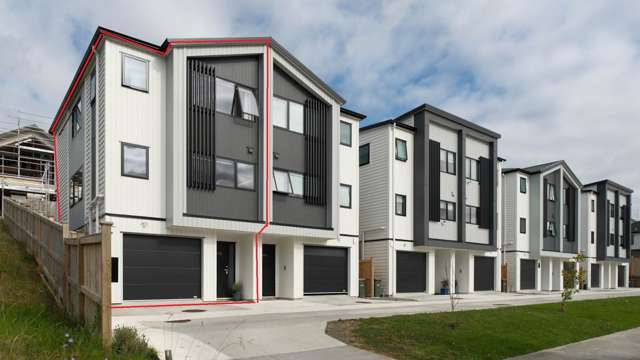 Perfect low maintenance townhouse