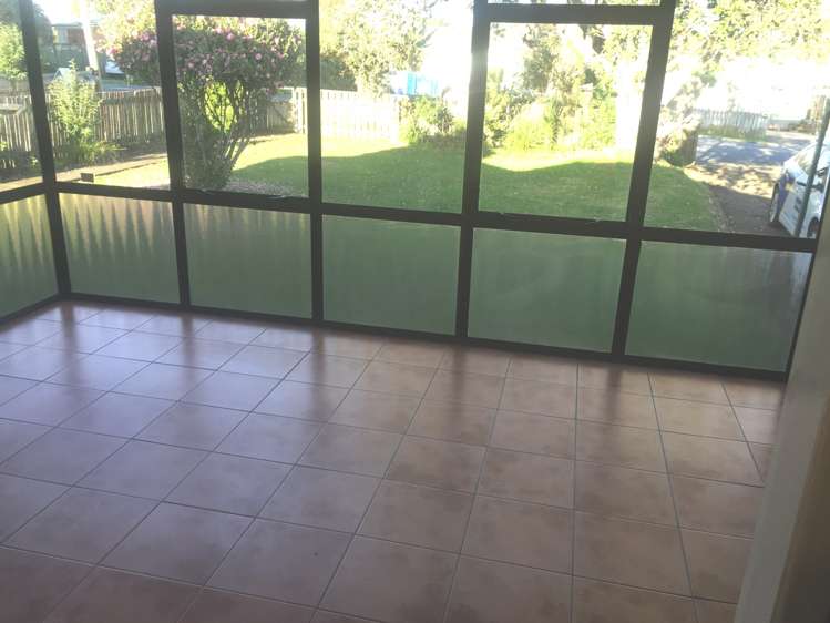 21 Fruitvale Road New Lynn_9