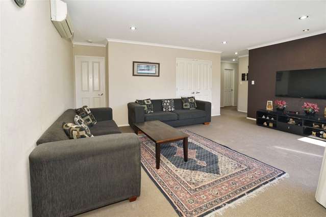 65 Farringdon Avenue Rototuna North_2