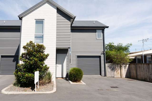 5/73 Albert Street Hamilton East_1