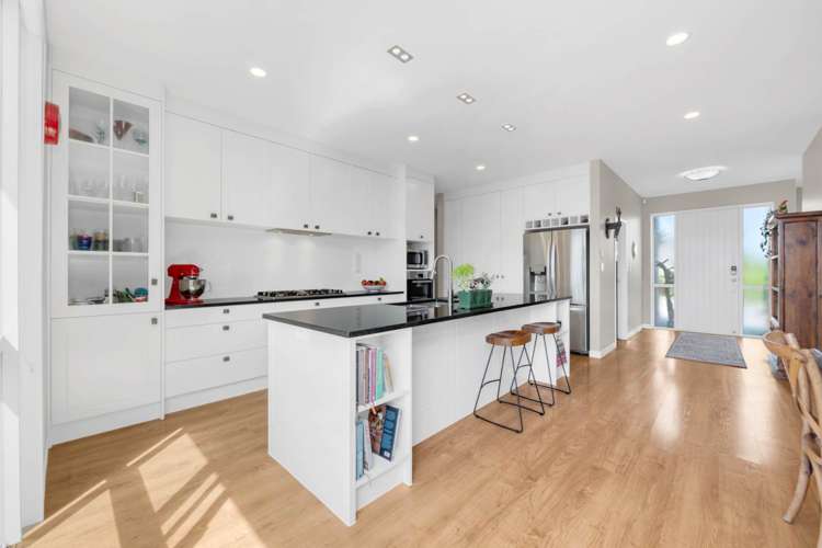 9 Defender Crescent Beachlands_3