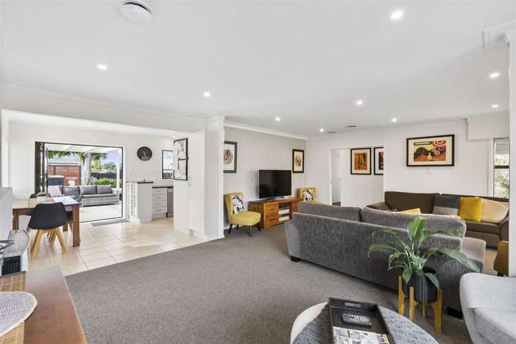 8 Quibray Place Botany Downs_6