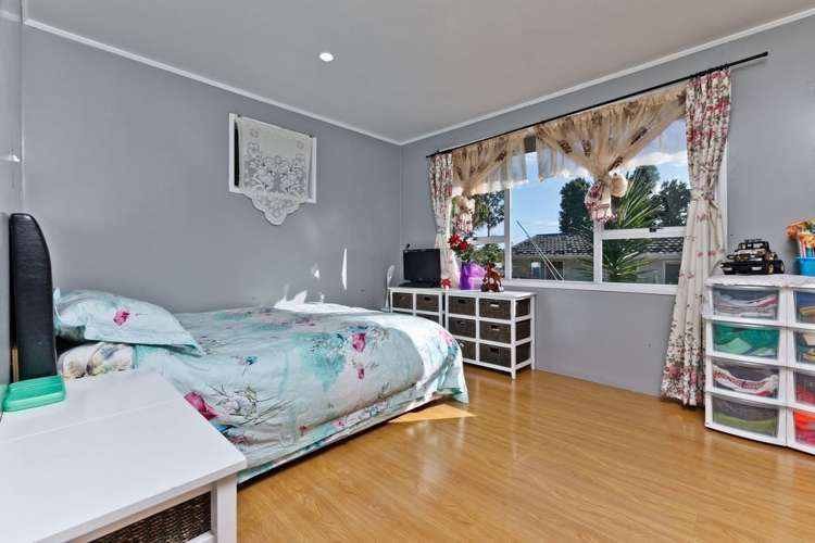 27 Vandeleur Avenue Birkdale_11