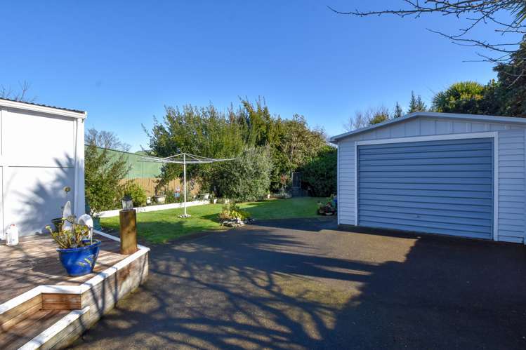 214 High Street South Carterton_16