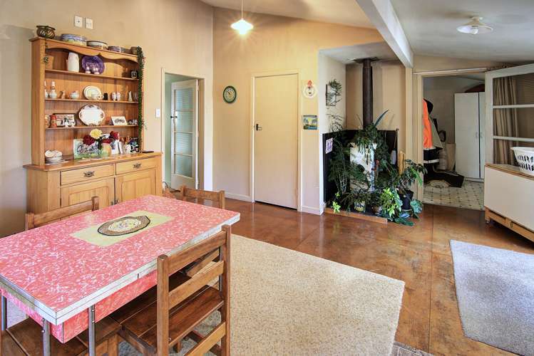 29 Clifton Avenue Carterton_16