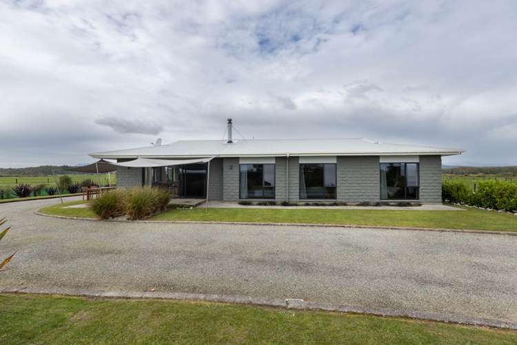 52 Greyhound Road Hokitika_34